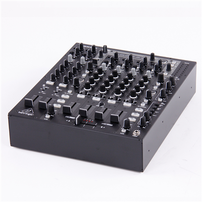 Behringer NOX 606